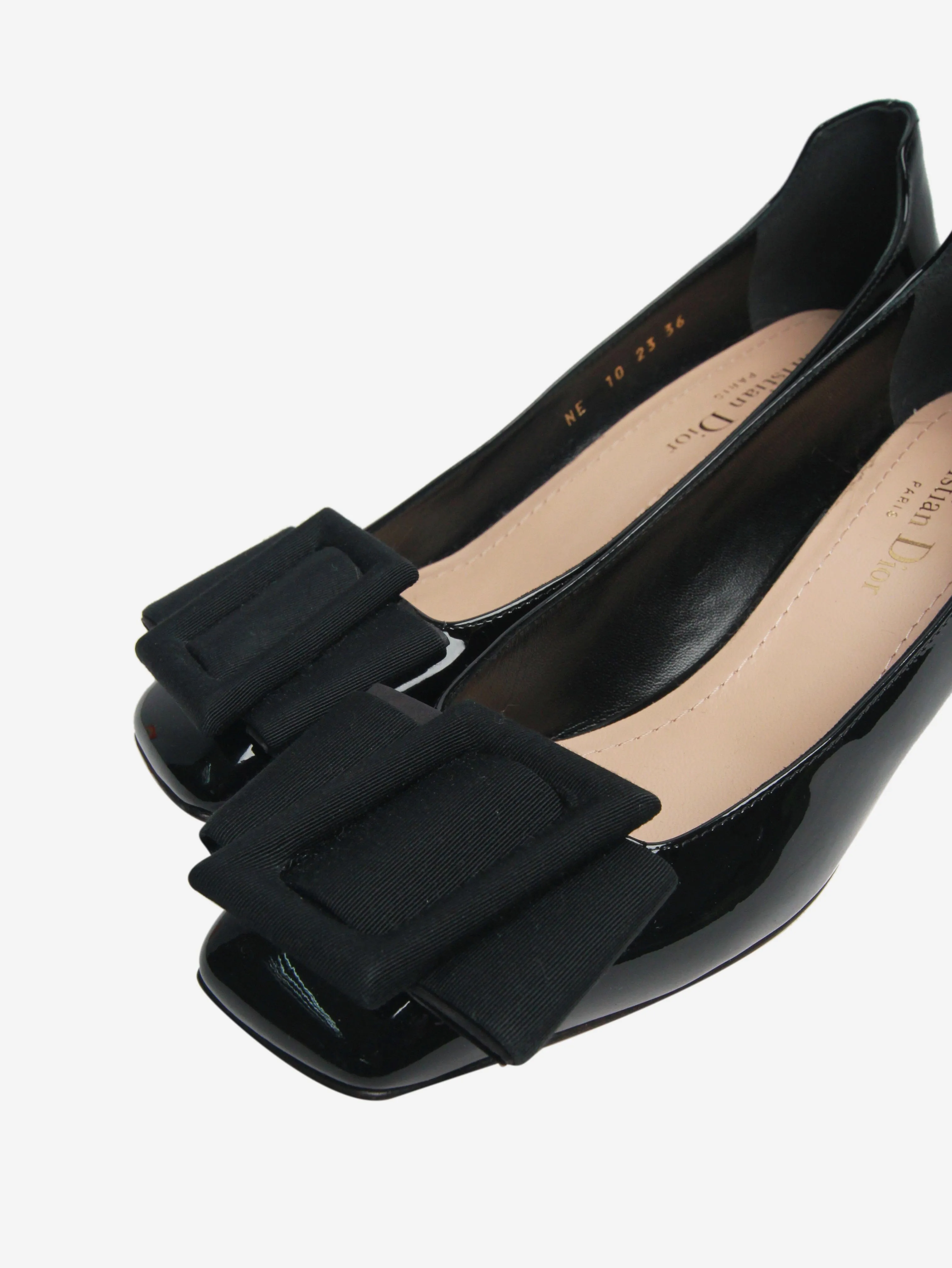 Black patent leather pumps - size EU 36