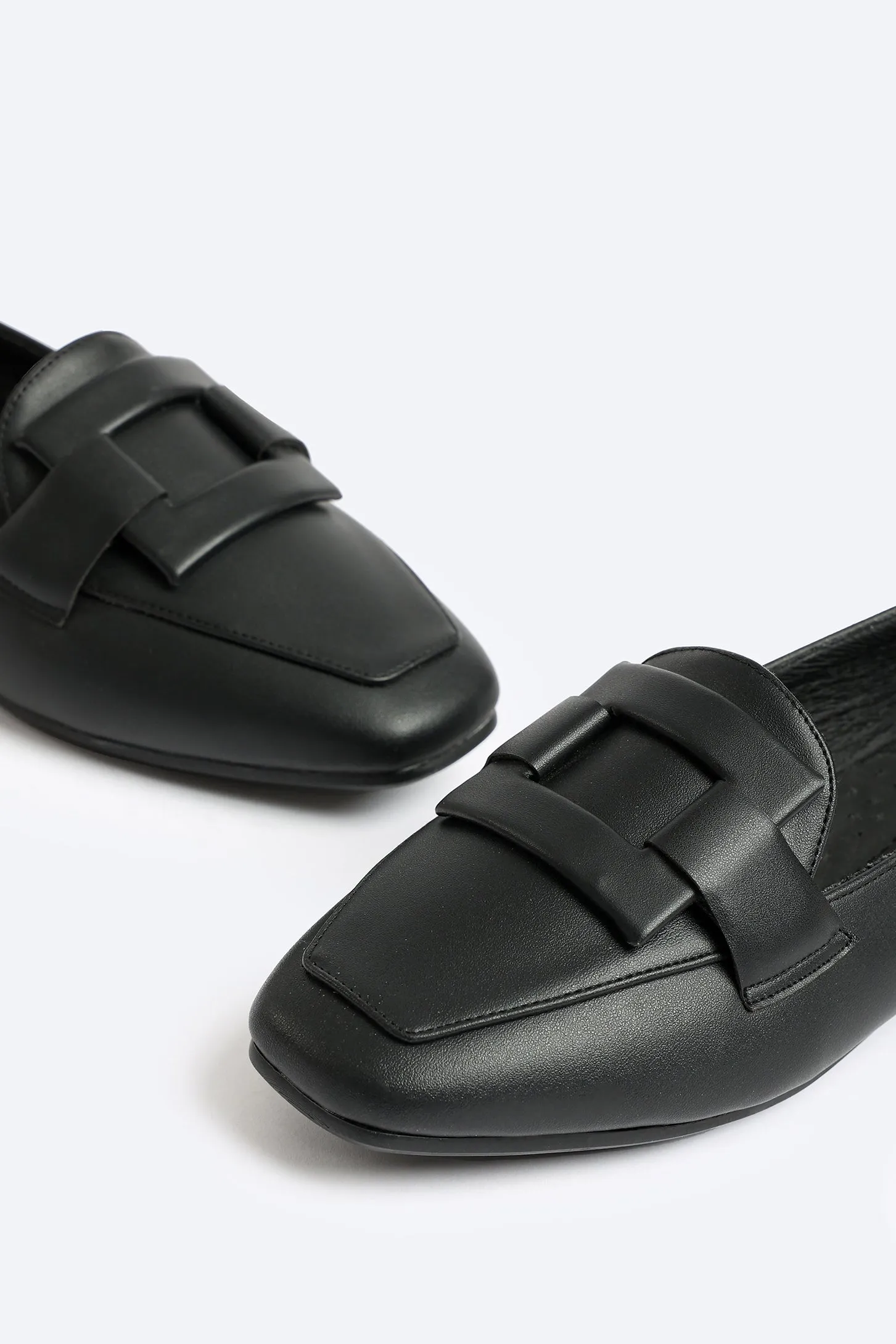 CASUAL EASE LOAFERS - BLACK