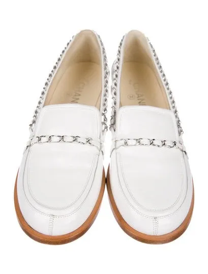 Chanel 10C 2010 Cruise Resort White patent leather chain loafers EU 38 US 7/7.5 Narrow